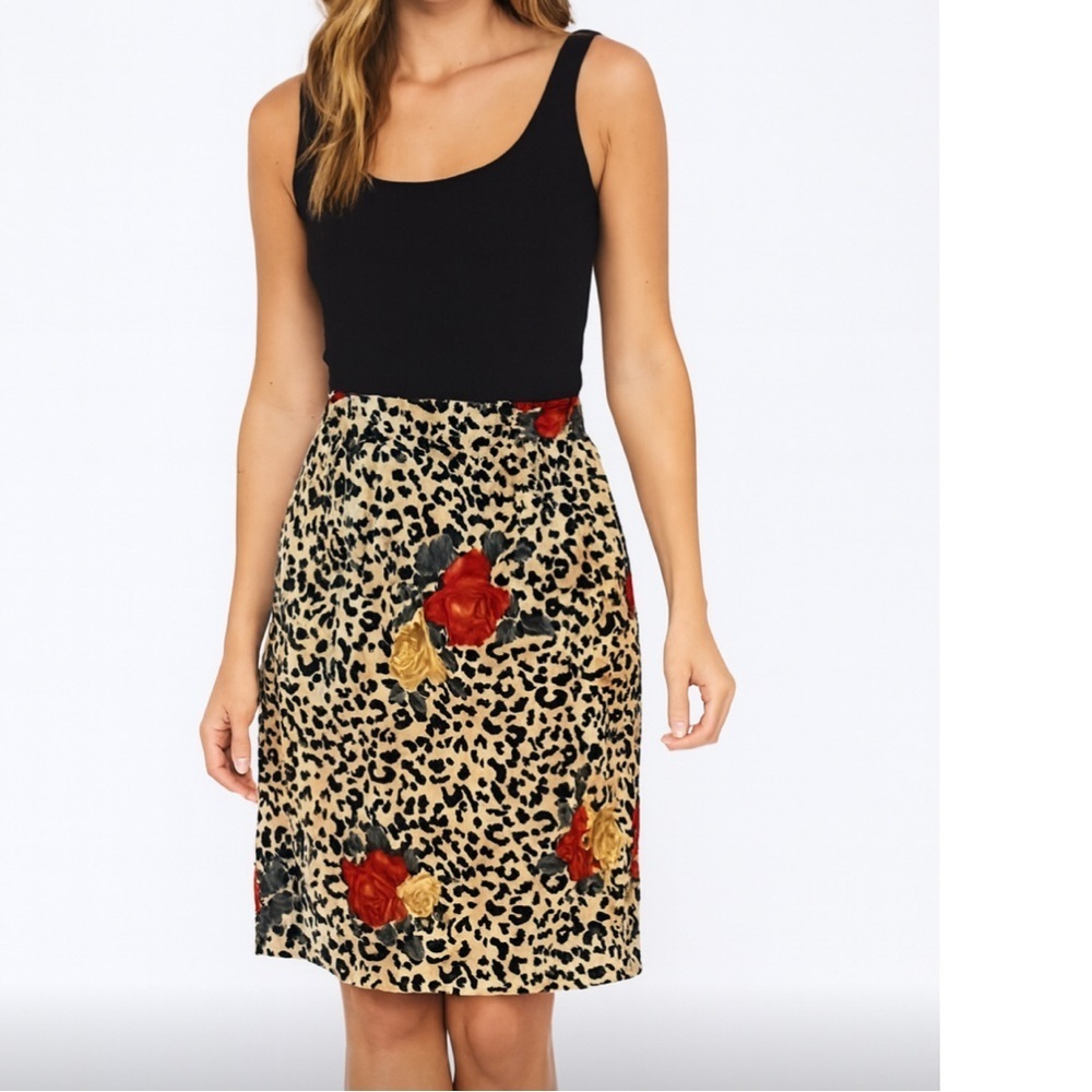JOHN ROBERTS LEOPARD and ROSES PRINT SKIRT petite Size 6